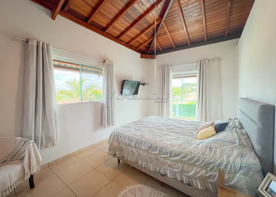 Casa de Condomínio com 4 quartos à venda, 328m2 em Alambari - SP - imagem 9 Foto 9 de Casa de Condomínio com 4 quartos à venda, 328m2 em Alambari - SP