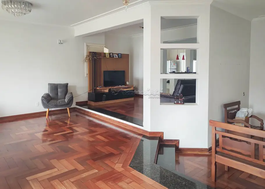 Foto 2 de Casa de Condomínio com 4 quartos à venda, 450m2 em Jardim Marabá, Itapetininga - SP