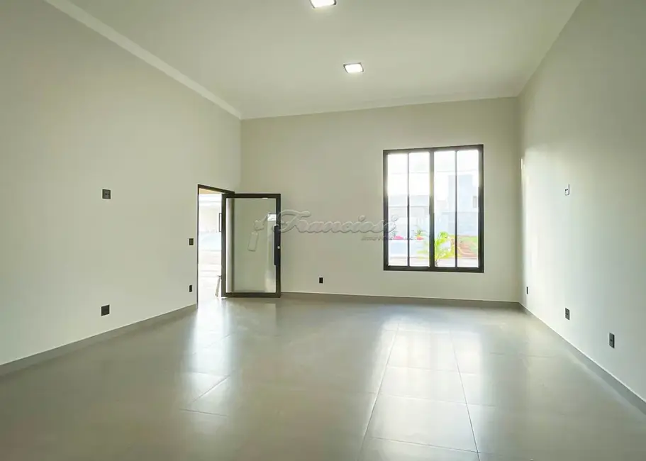 Foto 1 de Casa de Condomínio com 3 quartos à venda, 180m2 em Terras de Santo Antônio, Itapetininga - SP