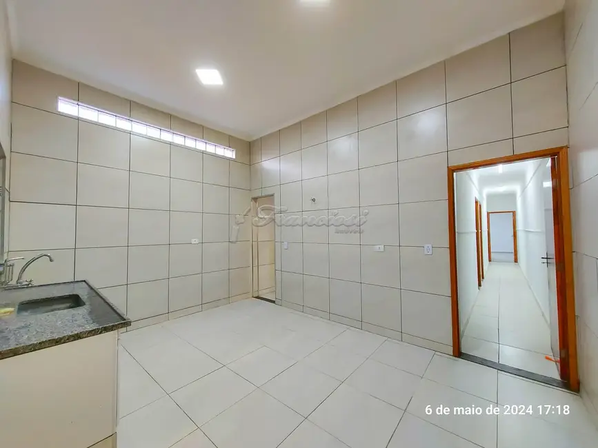Foto 3 de Casa com 3 quartos para alugar, 110m2 em Vila Nastri, Itapetininga - SP