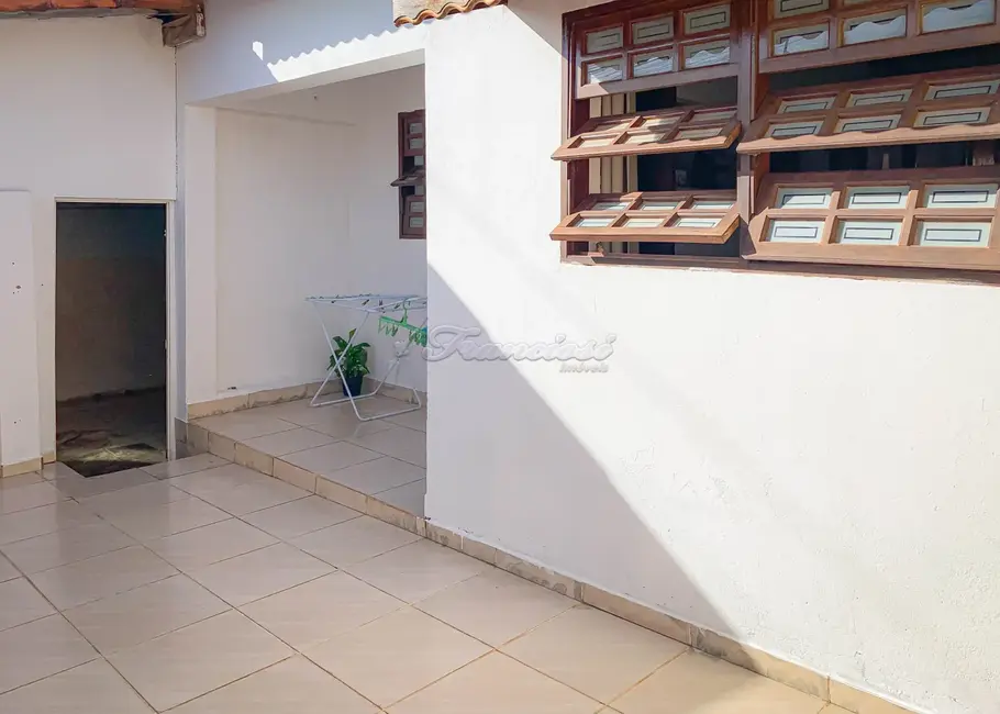 Foto 9 de Casa com 3 quartos à venda, 63m2 em Vila Nastri, Itapetininga - SP