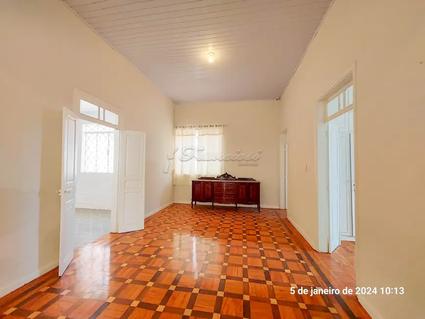 Casa com 5 quartos à venda, 150m2 em Centro, Itapetininga - SP - imagem 8 Foto 8 de Casa com 5 quartos à venda, 150m2 em Centro, Itapetininga - SP