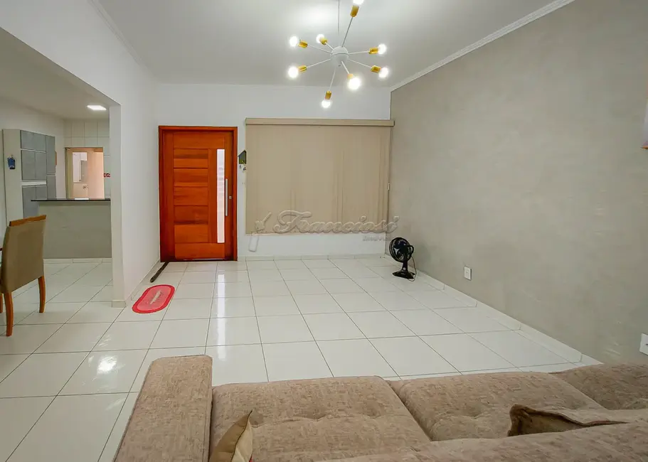 Casa com 2 quartos à venda, 112m2 em Itapetininga - SP - imagem 4 Foto 4 de Casa com 2 quartos à venda, 112m2 em Itapetininga - SP
