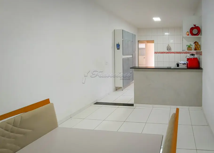 Casa com 2 quartos à venda, 112m2 em Itapetininga - SP - imagem 3 Foto 3 de Casa com 2 quartos à venda, 112m2 em Itapetininga - SP