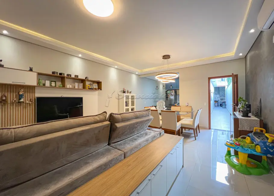 Casa com 2 quartos à venda, 107m2 em Vila Nastri, Itapetininga - SP - imagem 3 Foto 3 de Casa com 2 quartos à venda, 107m2 em Vila Nastri, Itapetininga - SP