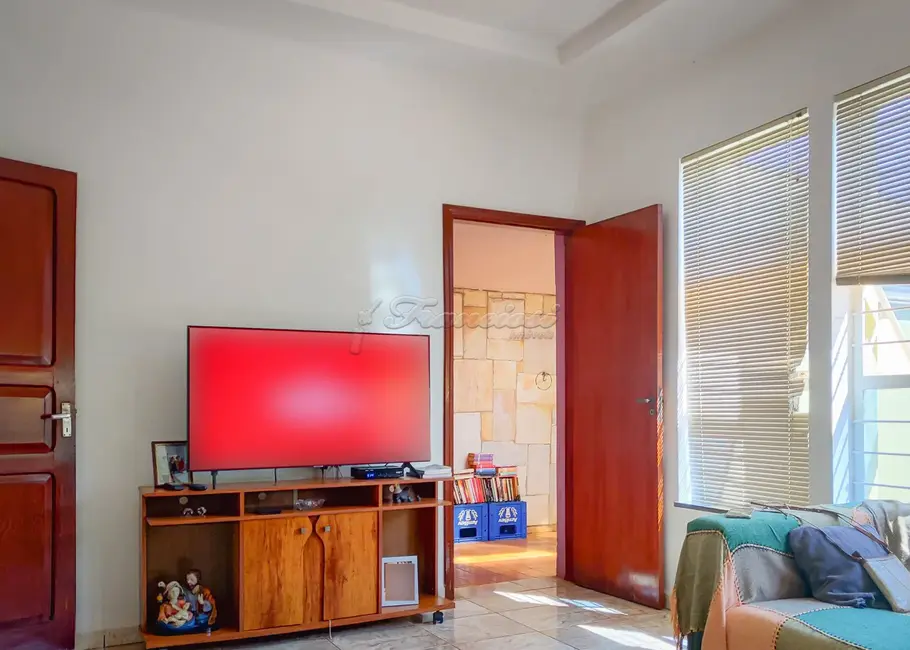 Foto 1 de Casa com 2 quartos à venda, 181m2 em Jardim Itália, Itapetininga - SP