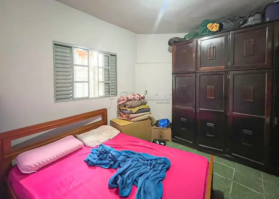 Casa com 3 quartos à venda, 300m2 em Vila José Salem, Itapetininga - SP - imagem 3 Foto 3 de Casa com 3 quartos à venda, 300m2 em Vila José Salem, Itapetininga - SP