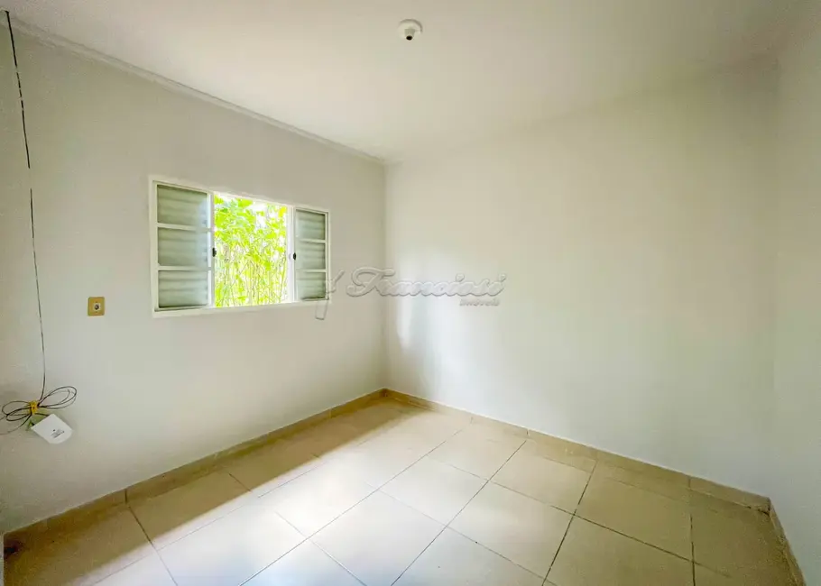 Casa com 2 quartos à venda, 306m2 em Jardim das Flores, Itapetininga - SP - imagem 4 Foto 4 de Casa com 2 quartos à venda, 306m2 em Jardim das Flores, Itapetininga - SP