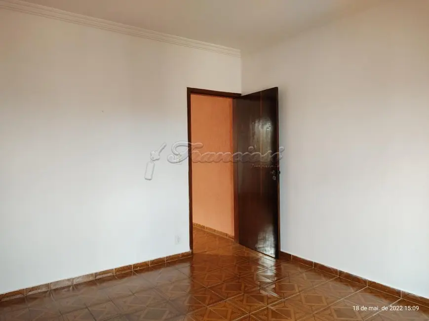 Casa com 2 quartos à venda, 150m2 em Centro, Itapetininga - SP - imagem 9 Foto 9 de Casa com 2 quartos à venda, 150m2 em Centro, Itapetininga - SP