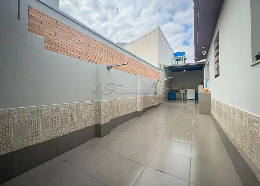 Loja à venda, 135m2 em Centro, Itapetininga - SP - imagem 9 Foto 9 de Loja à venda, 135m2 em Centro, Itapetininga - SP