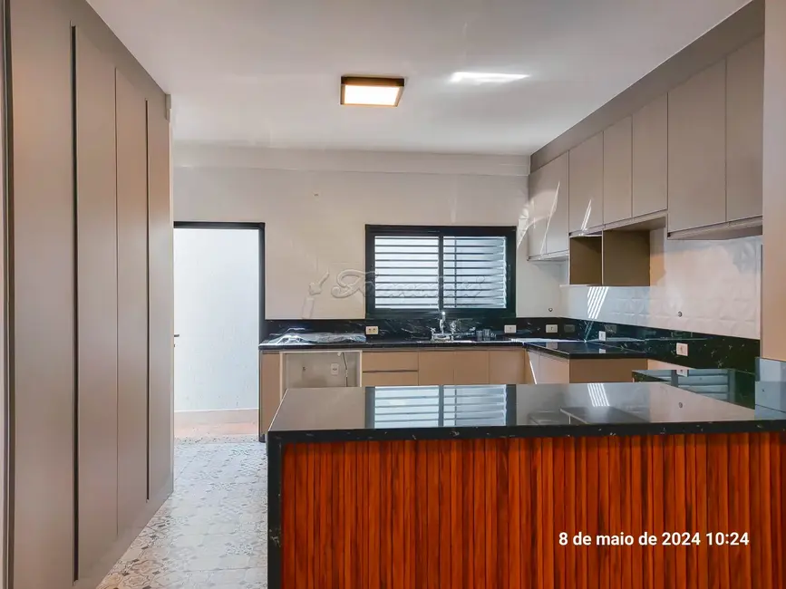 Casa com 3 quartos à venda, 300m2 em Vila Rosa, Itapetininga - SP - imagem 9 Foto 9 de Casa com 3 quartos à venda, 300m2 em Vila Rosa, Itapetininga - SP