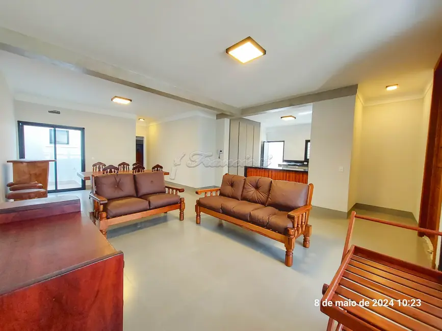Casa com 3 quartos à venda, 300m2 em Vila Rosa, Itapetininga - SP - imagem 5 Foto 5 de Casa com 3 quartos à venda, 300m2 em Vila Rosa, Itapetininga - SP