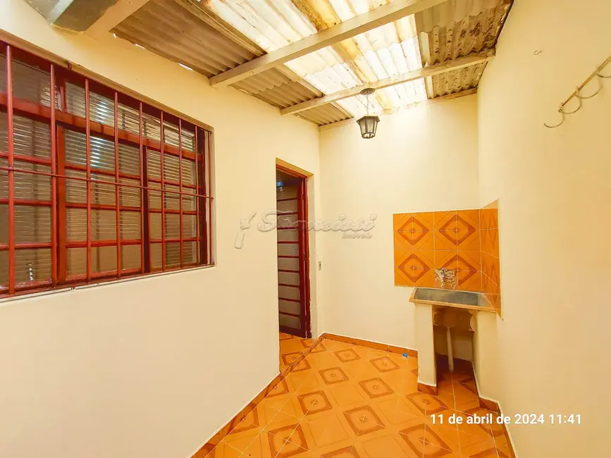 Foto 8 de Casa com 2 quartos para alugar, 90m2 em Vila Nova Itapetininga, Itapetininga - SP