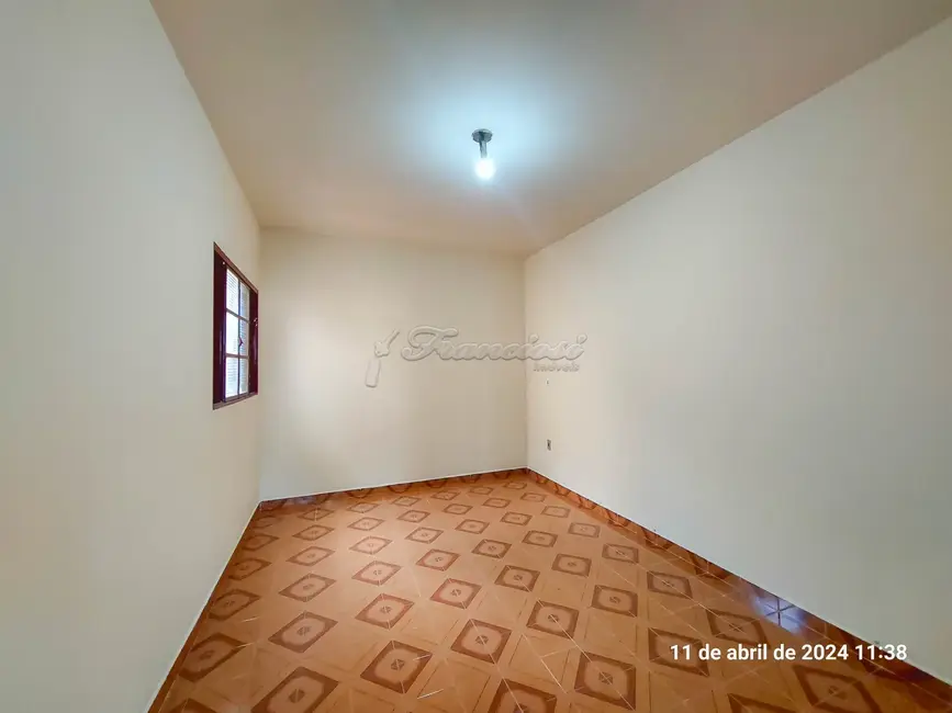 Foto 4 de Casa com 2 quartos para alugar, 90m2 em Vila Nova Itapetininga, Itapetininga - SP