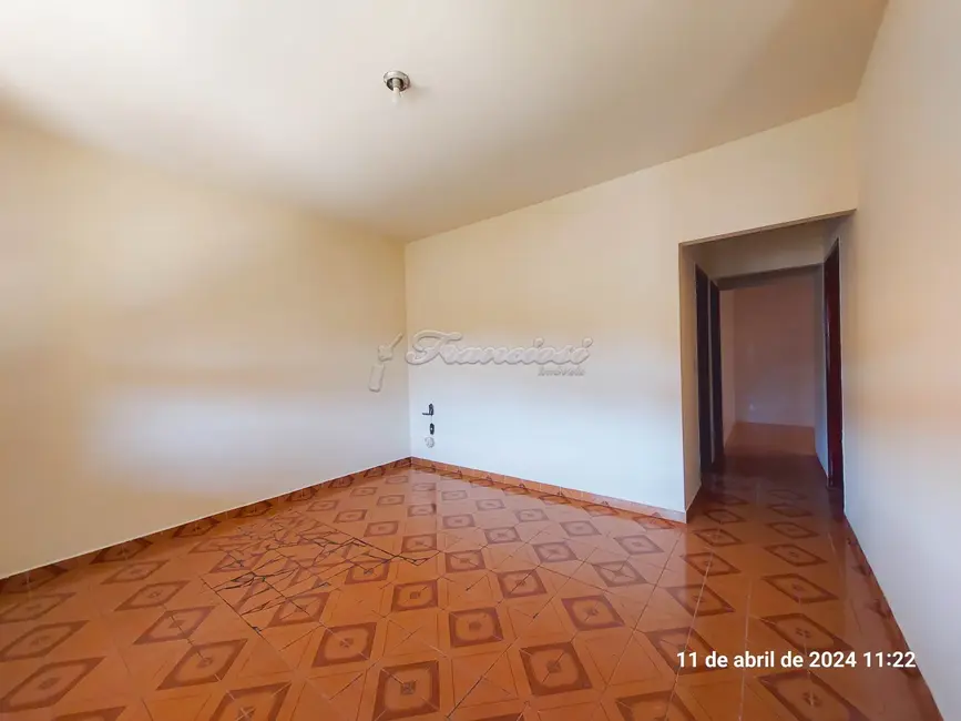 Foto 1 de Casa com 2 quartos para alugar, 90m2 em Vila Nova Itapetininga, Itapetininga - SP