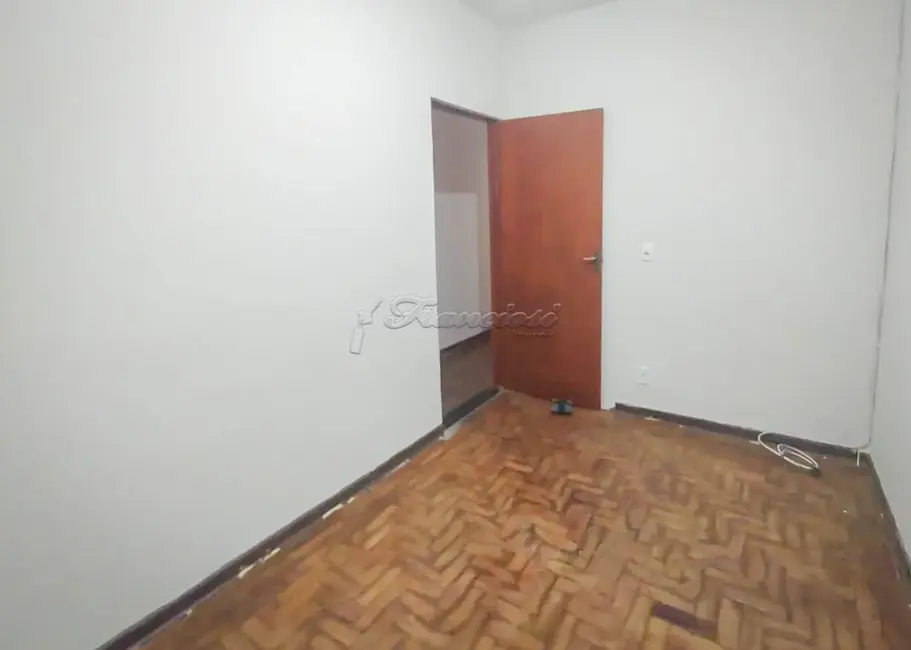 Foto 9 de Casa com 2 quartos à venda, 150m2 em Jardim Itália, Itapetininga - SP