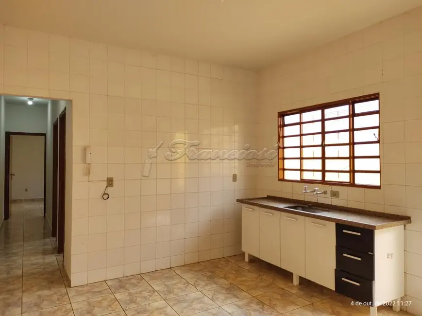 Casa com 2 quartos à venda, 82m2 em Jardim Vieira de Moraes, Itapetininga - SP - imagem 3 Foto 3 de Casa com 2 quartos à venda, 82m2 em Jardim Vieira de Moraes, Itapetininga - SP