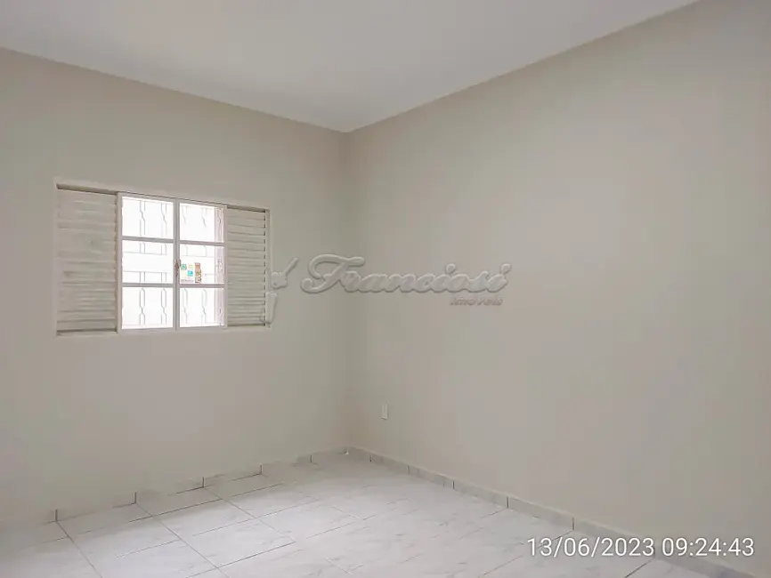 Casa com 2 quartos à venda, 59m2 em Itapetininga - SP - imagem 5 Foto 5 de Casa com 2 quartos à venda, 59m2 em Itapetininga - SP