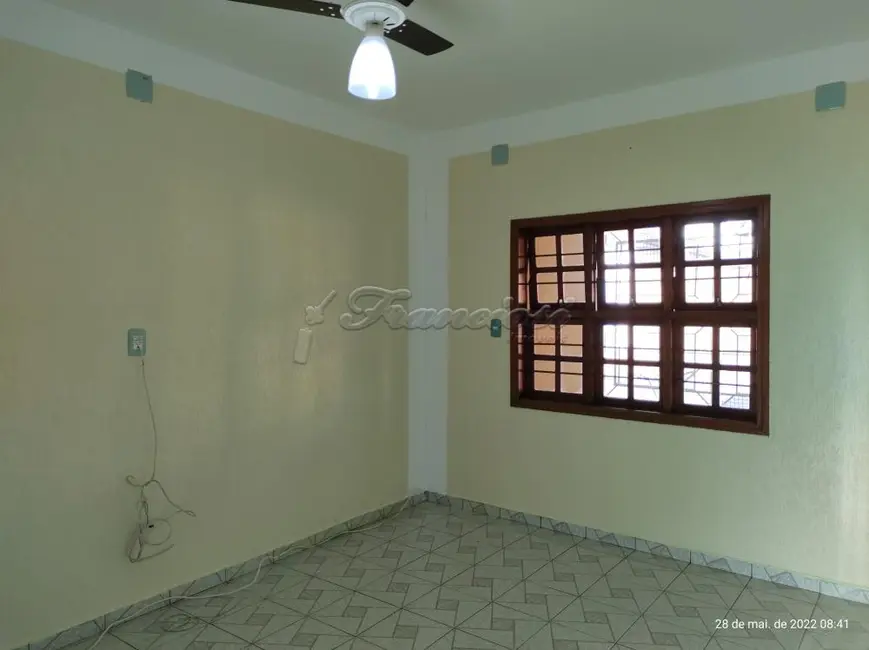 Casa com 3 quartos à venda, 204m2 em Vila Maciel, Itapetininga - SP - imagem 4 Foto 4 de Casa com 3 quartos à venda, 204m2 em Vila Maciel, Itapetininga - SP
