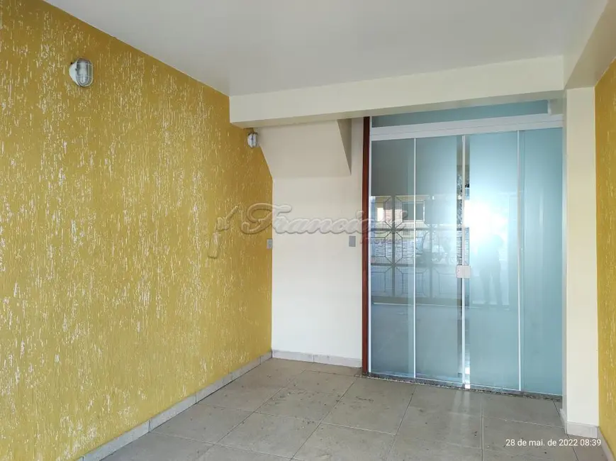 Casa com 3 quartos à venda, 204m2 em Vila Maciel, Itapetininga - SP - imagem 1 Foto 1 de Casa com 3 quartos à venda, 204m2 em Vila Maciel, Itapetininga - SP