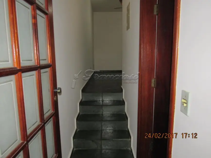 Casa com 4 quartos à venda, 192m2 em Vila Barth, Itapetininga - SP - imagem 5 Foto 5 de Casa com 4 quartos à venda, 192m2 em Vila Barth, Itapetininga - SP