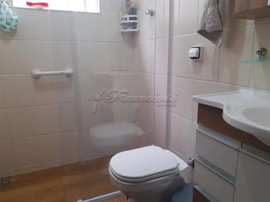 Casa com 2 quartos à venda, 160m2 em Jardim Fogaça, Itapetininga - SP - imagem 3 Foto 3 de Casa com 2 quartos à venda, 160m2 em Jardim Fogaça, Itapetininga - SP