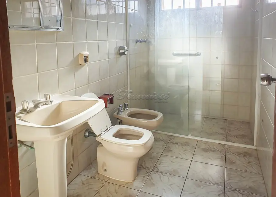 Casa com 3 quartos à venda, 300m2 em Jardim Itália, Itapetininga - SP - imagem 9 Foto 9 de Casa com 3 quartos à venda, 300m2 em Jardim Itália, Itapetininga - SP