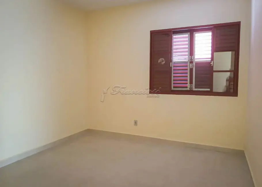 Casa com 3 quartos à venda, 300m2 em Jardim Itália, Itapetininga - SP - imagem 8 Foto 8 de Casa com 3 quartos à venda, 300m2 em Jardim Itália, Itapetininga - SP