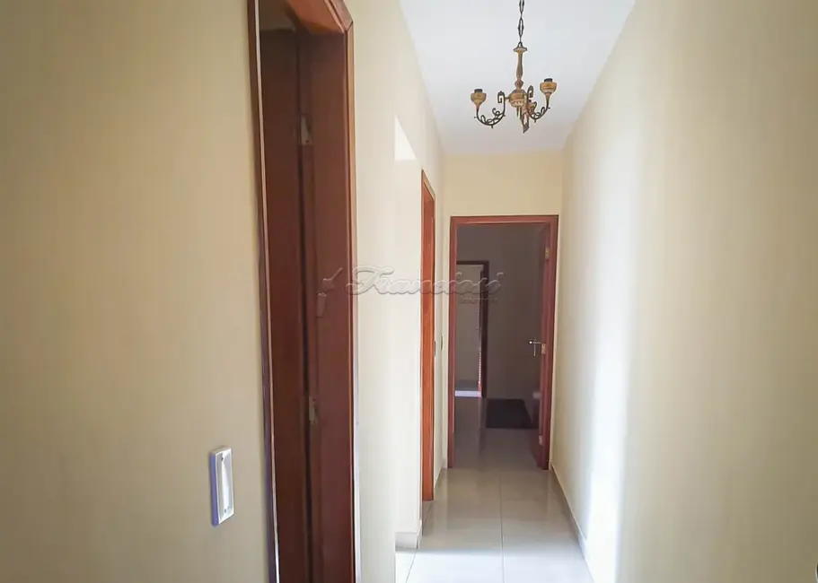 Casa com 3 quartos à venda, 300m2 em Jardim Itália, Itapetininga - SP - imagem 7 Foto 7 de Casa com 3 quartos à venda, 300m2 em Jardim Itália, Itapetininga - SP
