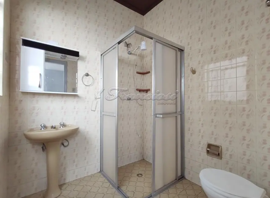 Casa com 3 quartos à venda, 151m2 em Centro, Itapetininga - SP - imagem 6 Foto 6 de Casa com 3 quartos à venda, 151m2 em Centro, Itapetininga - SP