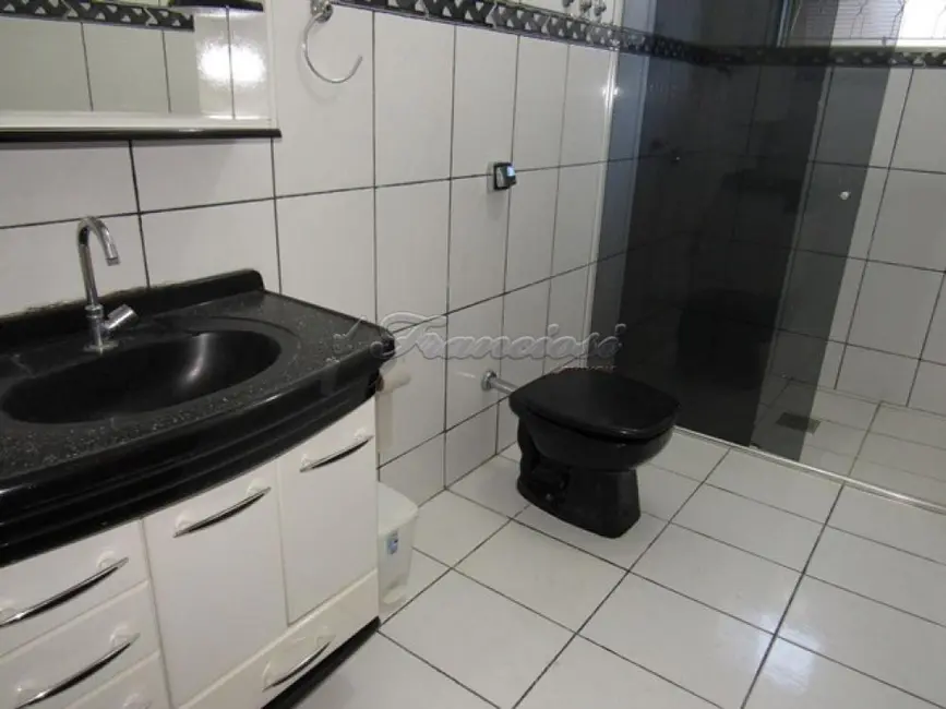 Casa com 2 quartos à venda, 175m2 em Parque São Bento, Itapetininga - SP - imagem 6 Foto 6 de Casa com 2 quartos à venda, 175m2 em Parque São Bento, Itapetininga - SP