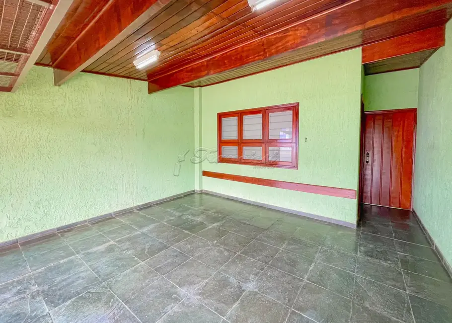 Foto 1 de Casa com 2 quartos à venda, 150m2 em Vila Barth, Itapetininga - SP