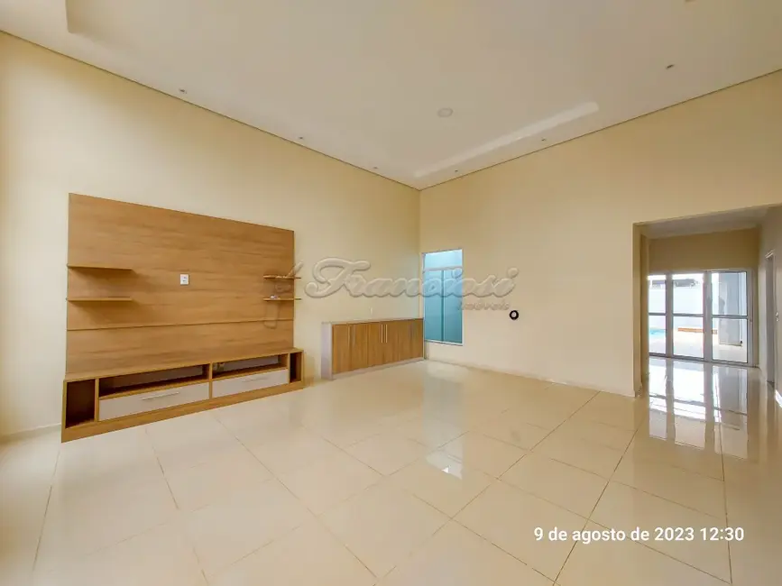 Foto 1 de Casa de Condomínio com 3 quartos à venda, 172m2 em Jardim Marabá, Itapetininga - SP