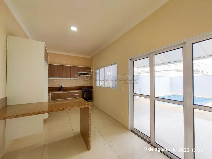 Foto 4 de Casa de Condomínio com 3 quartos à venda, 172m2 em Jardim Marabá, Itapetininga - SP