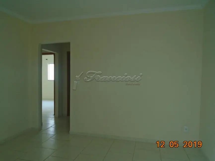 Casa com 2 quartos à venda, 106m2 em Vila Serafim, Itapetininga - SP - imagem 3 Foto 3 de Casa com 2 quartos à venda, 106m2 em Vila Serafim, Itapetininga - SP