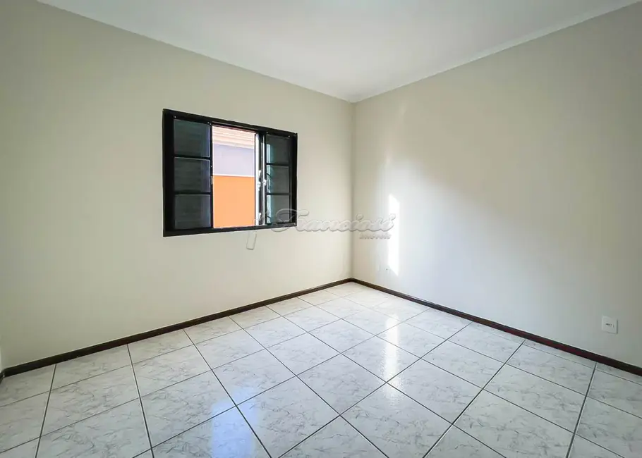 Casa com 3 quartos à venda, 300m2 em Vila Barth, Itapetininga - SP - imagem 8 Foto 8 de Casa com 3 quartos à venda, 300m2 em Vila Barth, Itapetininga - SP