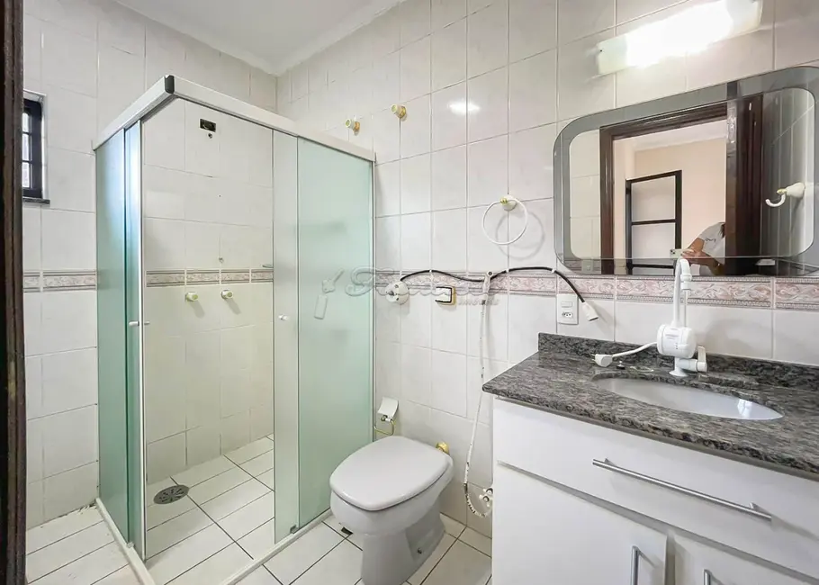 Casa com 3 quartos à venda, 300m2 em Vila Barth, Itapetininga - SP - imagem 9 Foto 9 de Casa com 3 quartos à venda, 300m2 em Vila Barth, Itapetininga - SP
