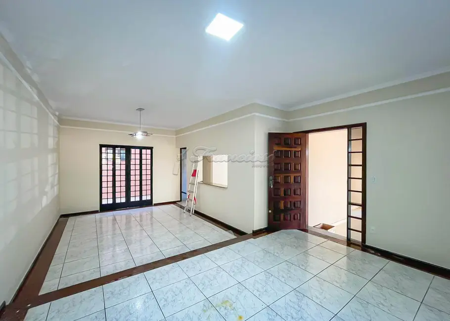 Foto 1 de Casa com 3 quartos à venda, 300m2 em Vila Barth, Itapetininga - SP