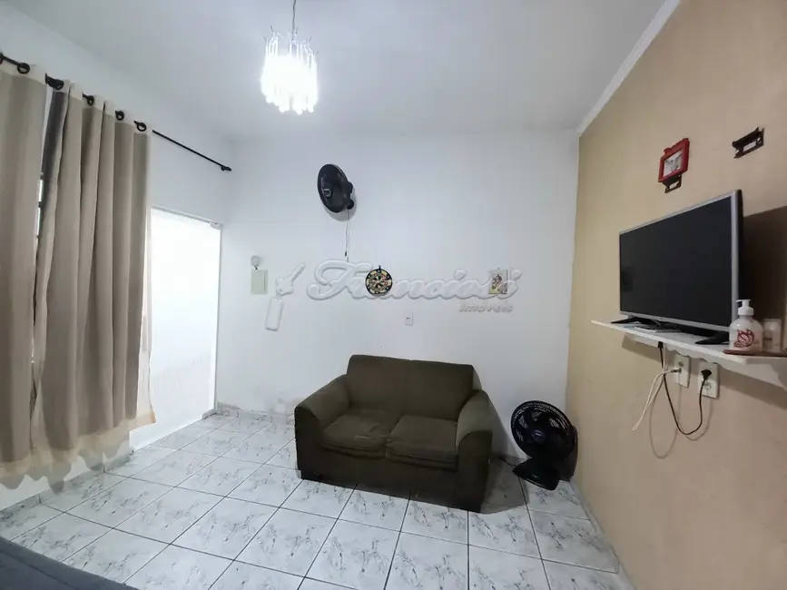 Casa com 4 quartos à venda, 300m2 em Centro, Itapetininga - SP - imagem 3 Foto 3 de Casa com 4 quartos à venda, 300m2 em Centro, Itapetininga - SP