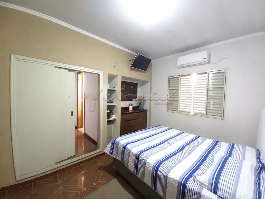 Casa com 4 quartos à venda, 300m2 em Centro, Itapetininga - SP - imagem 7 Foto 7 de Casa com 4 quartos à venda, 300m2 em Centro, Itapetininga - SP
