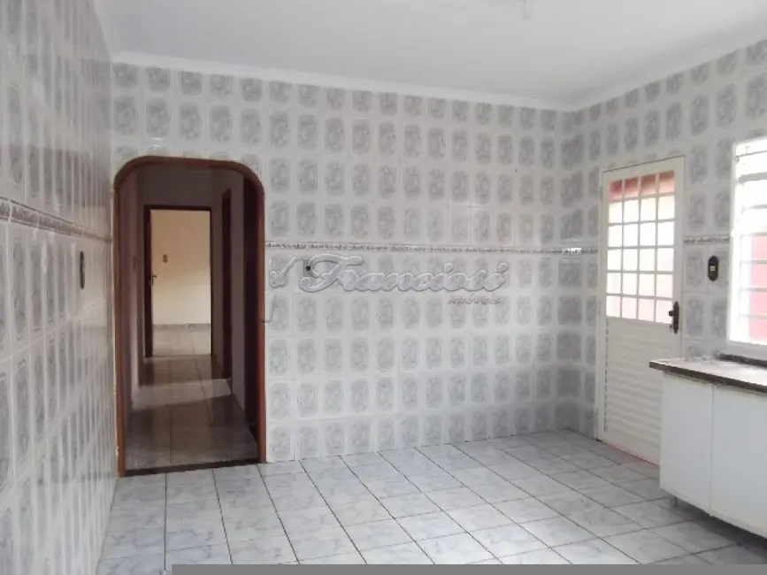 Foto 2 de Casa com 2 quartos à venda, 150m2 em Vila Arruda, Itapetininga - SP
