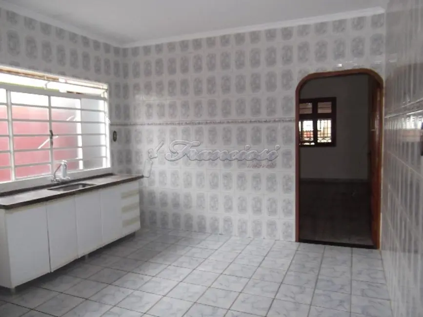 Casa com 2 quartos à venda, 150m2 em Vila Arruda, Itapetininga - SP - imagem 3 Foto 3 de Casa com 2 quartos à venda, 150m2 em Vila Arruda, Itapetininga - SP