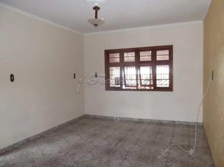 Foto 1 de Casa com 2 quartos à venda, 150m2 em Vila Arruda, Itapetininga - SP