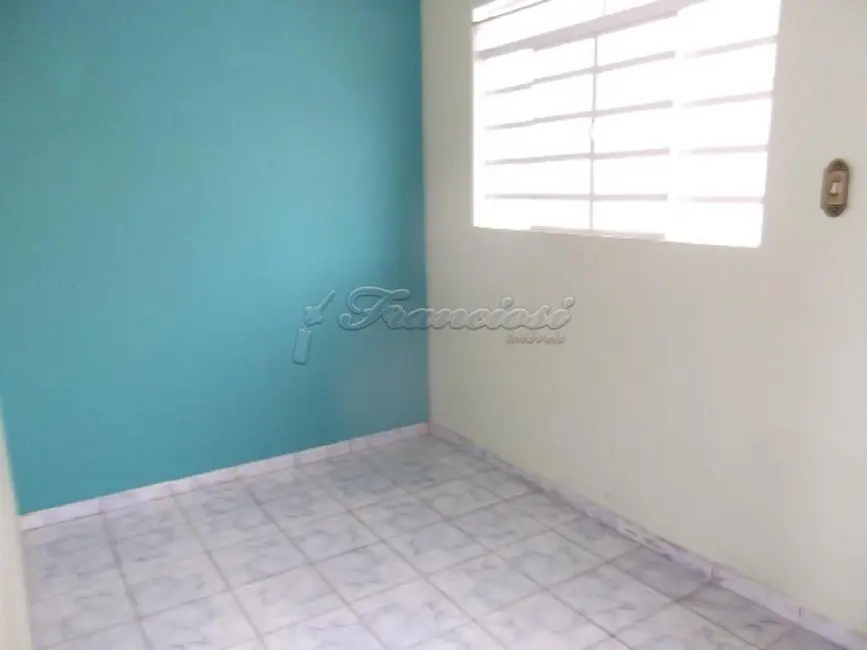 Casa com 2 quartos à venda, 150m2 em Vila Arruda, Itapetininga - SP - imagem 8 Foto 8 de Casa com 2 quartos à venda, 150m2 em Vila Arruda, Itapetininga - SP