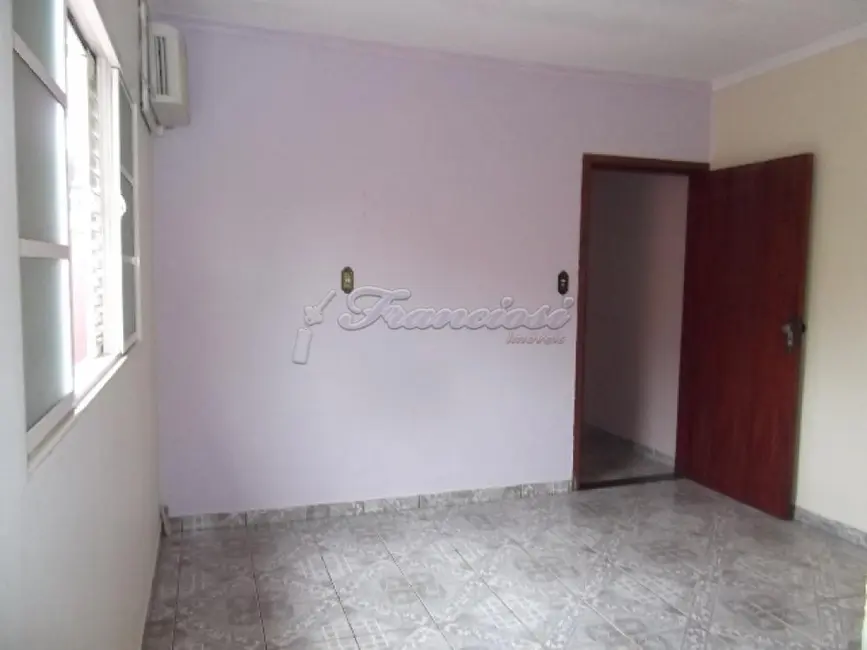 Casa com 2 quartos à venda, 150m2 em Vila Arruda, Itapetininga - SP - imagem 9 Foto 9 de Casa com 2 quartos à venda, 150m2 em Vila Arruda, Itapetininga - SP