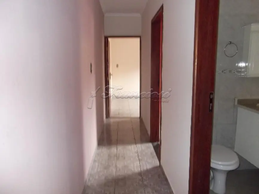 Casa com 2 quartos à venda, 150m2 em Vila Arruda, Itapetininga - SP - imagem 4 Foto 4 de Casa com 2 quartos à venda, 150m2 em Vila Arruda, Itapetininga - SP
