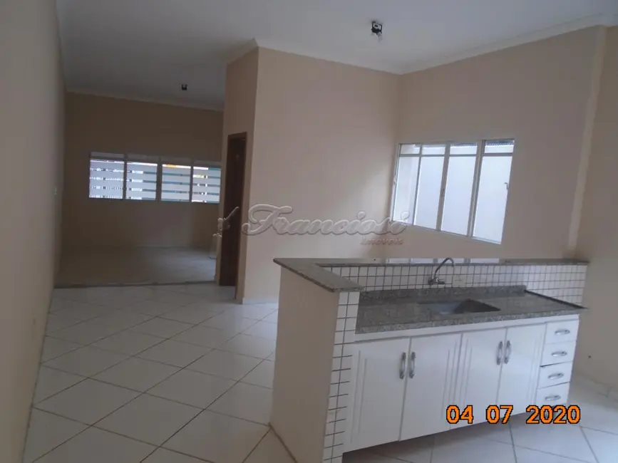 Casa com 3 quartos à venda, 306m2 em Centro, Itapetininga - SP - imagem 3 Foto 3 de Casa com 3 quartos à venda, 306m2 em Centro, Itapetininga - SP