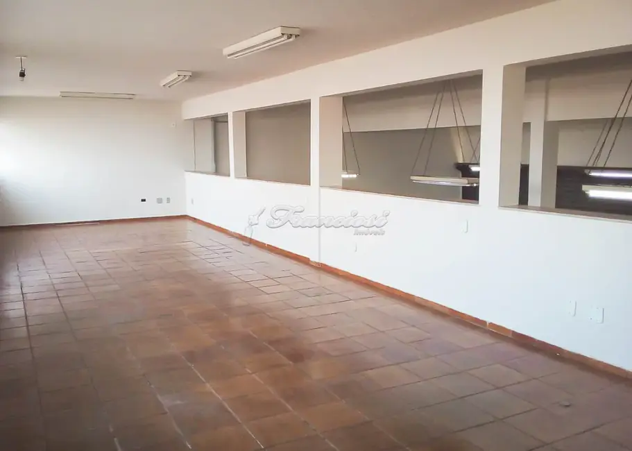 Prédio Inteiro à venda, 600m2 em Centro, Itapetininga - SP - imagem 4 Foto 4 de Prédio Inteiro à venda, 600m2 em Centro, Itapetininga - SP