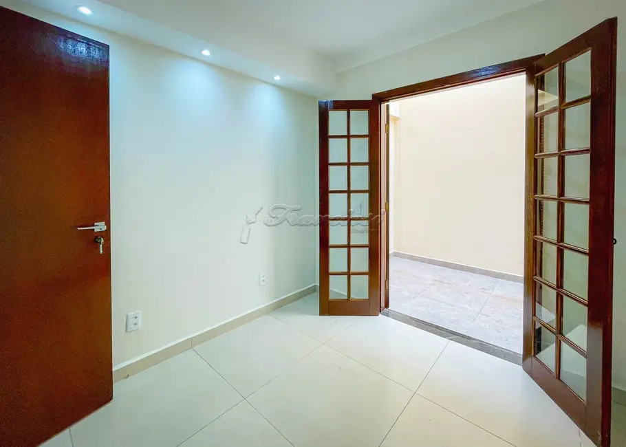 Casa com 4 quartos à venda, 300m2 em Vila Rio Branco, Itapetininga - SP - imagem 6 Foto 6 de Casa com 4 quartos à venda, 300m2 em Vila Rio Branco, Itapetininga - SP