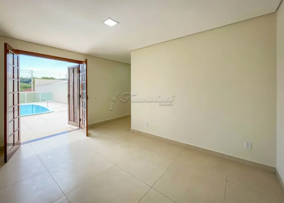 Casa com 4 quartos à venda, 300m2 em Vila Rio Branco, Itapetininga - SP - imagem 4 Foto 4 de Casa com 4 quartos à venda, 300m2 em Vila Rio Branco, Itapetininga - SP